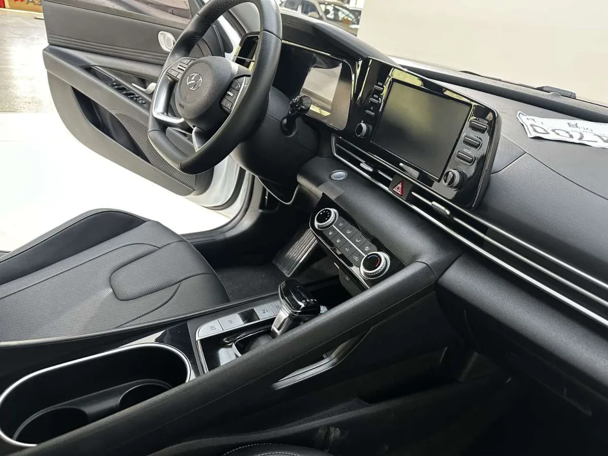 Hyundai Elantra 2022 года, снимок 18