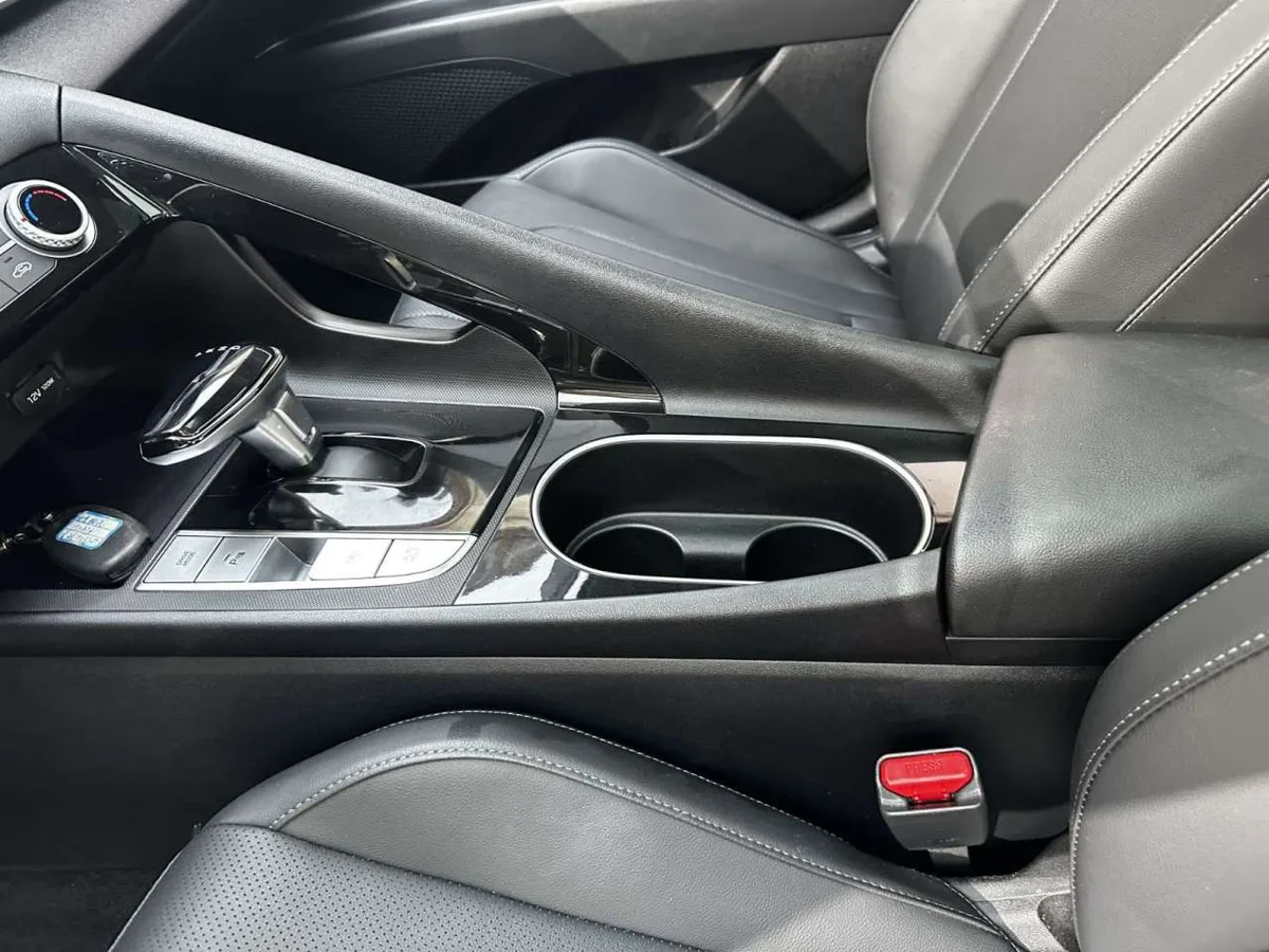 Hyundai Elantra 2022 года, снимок 19
