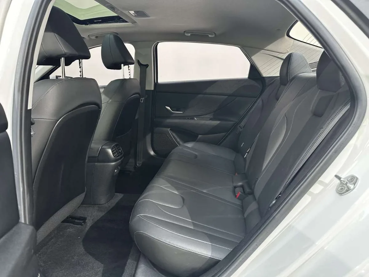 Hyundai Elantra 2022 года, снимок 20