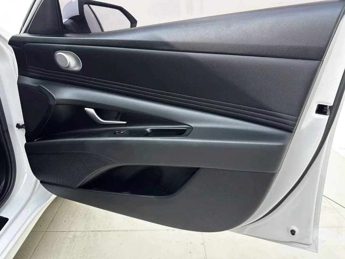 Hyundai Elantra 2022 года, снимок 24