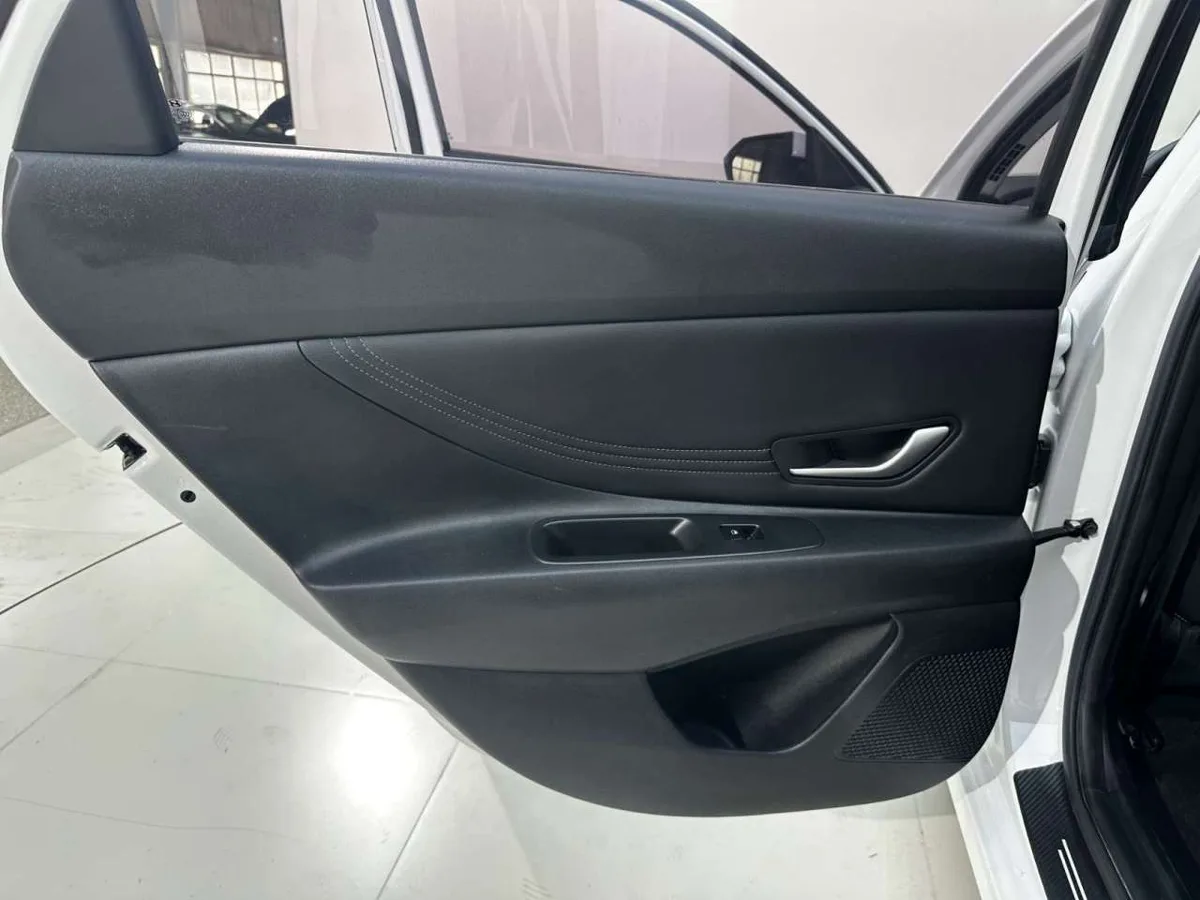Hyundai Elantra 2022 года, снимок 30