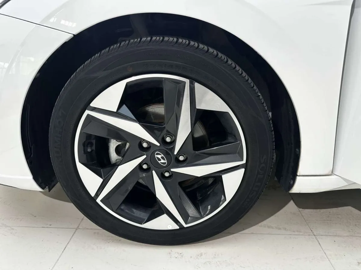Hyundai Elantra 2022 года, снимок 32