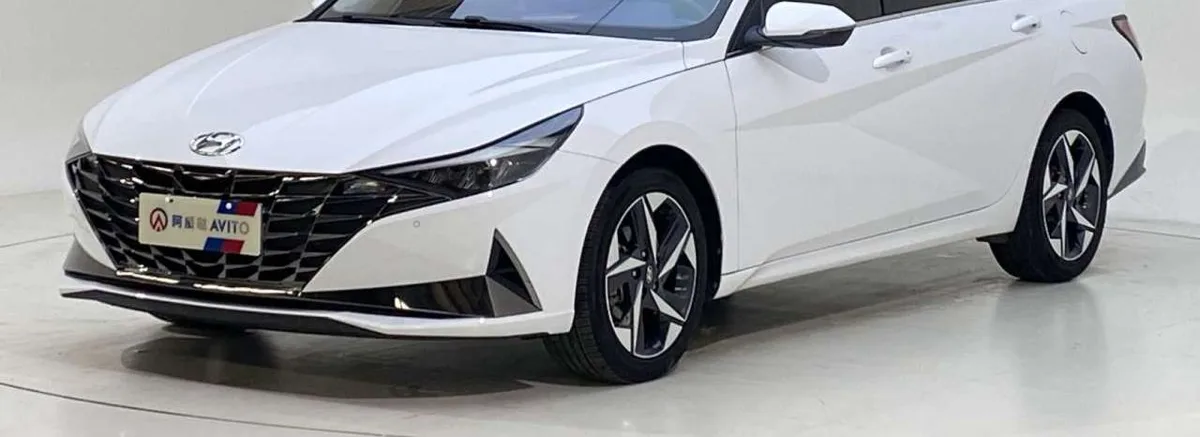 Hyundai Elantra 2022 года