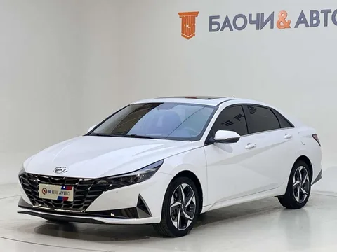 Hyundai Elantra 2022 года
