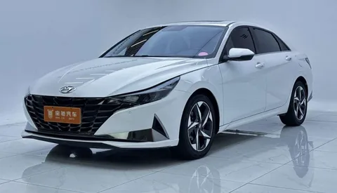 Hyundai Elantra 2022 года