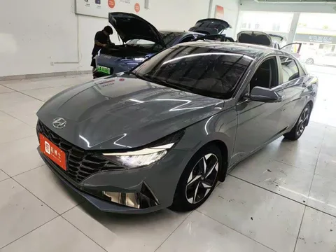 Hyundai Elantra 2022 года