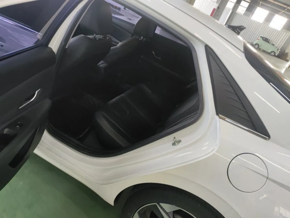 Hyundai Elantra 2022 года, снимок 8