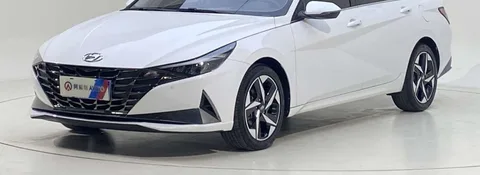 Hyundai Elantra 2023 года