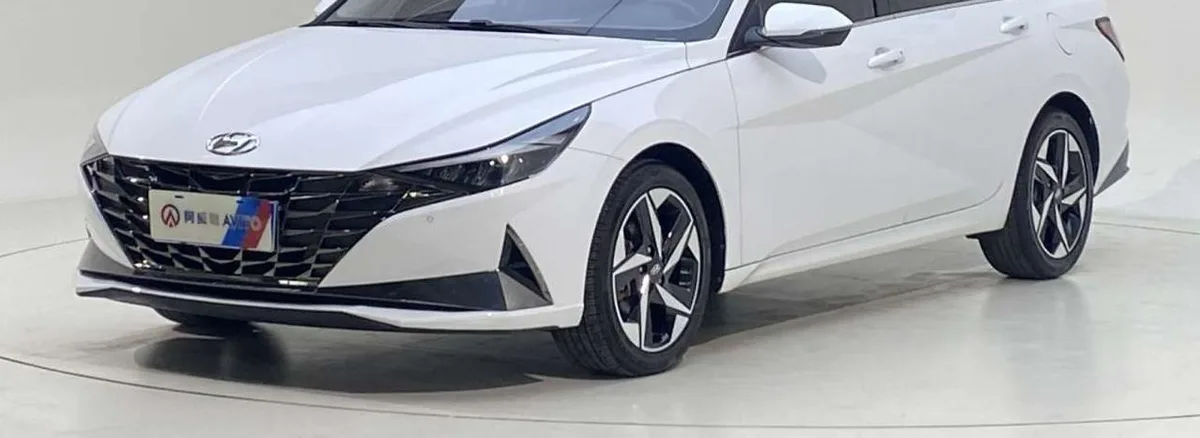 Hyundai Elantra 2023 года