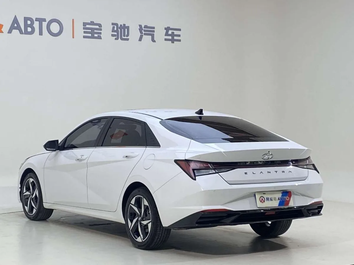 Hyundai Elantra 2023 года, снимок 3
