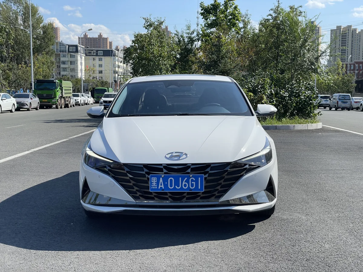 Hyundai Elantra 2023 года, снимок 2