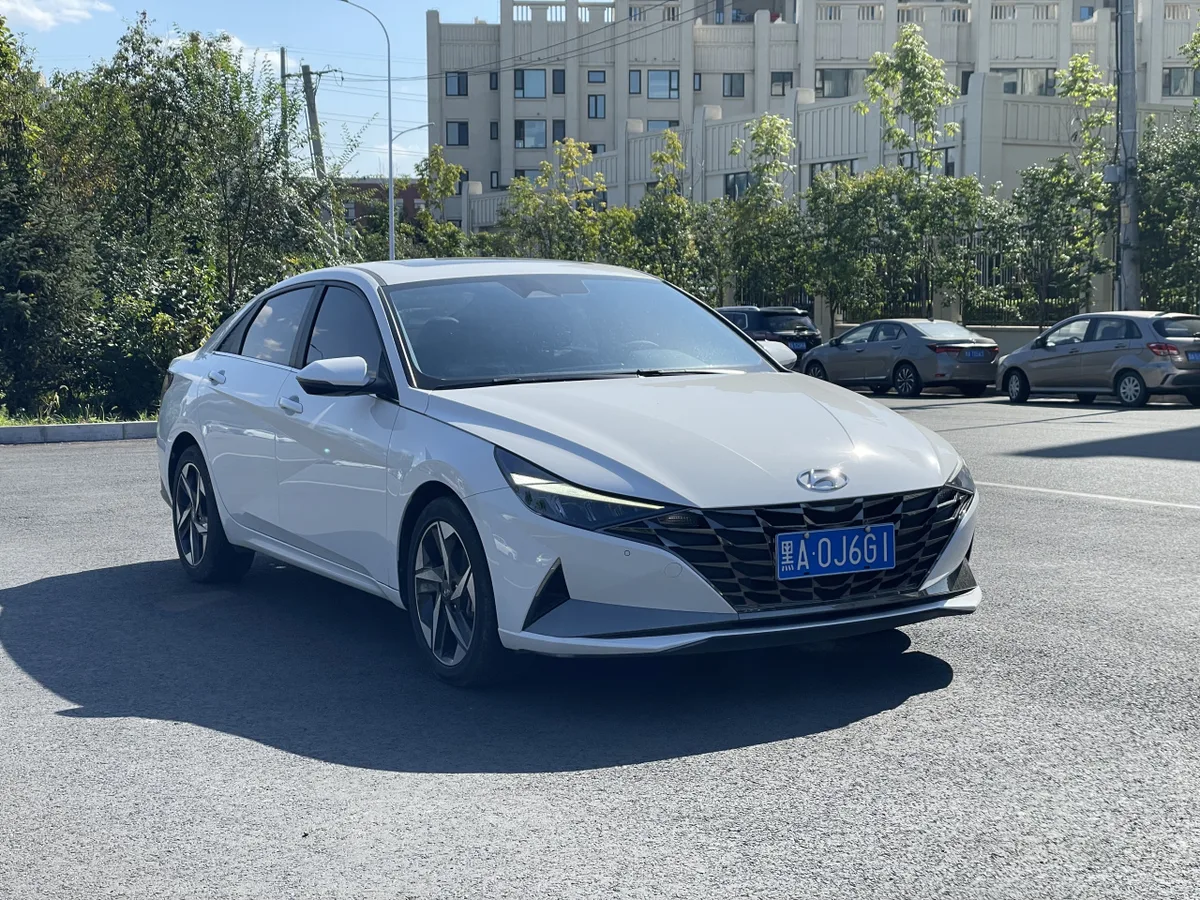 Hyundai Elantra 2023 года, снимок 3