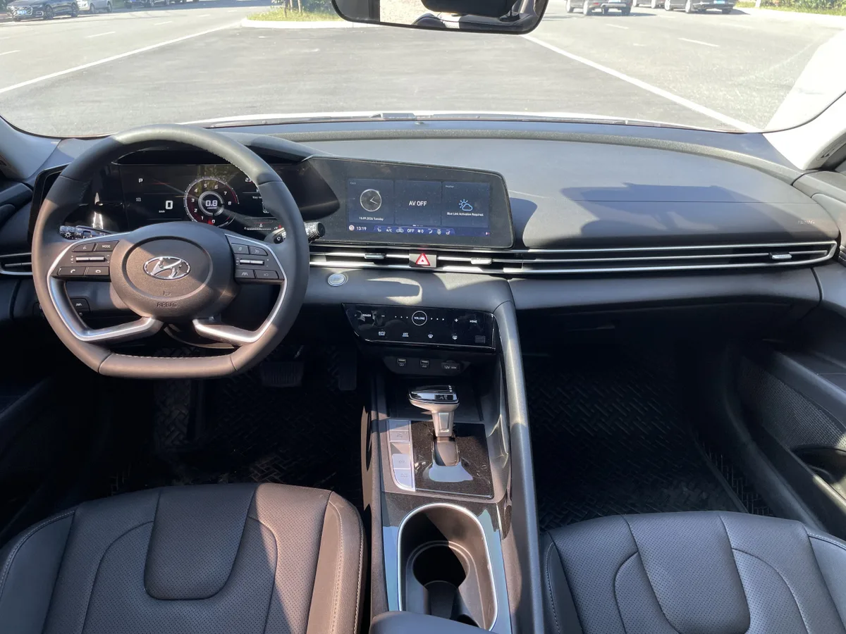 Hyundai Elantra 2023 года, снимок 4