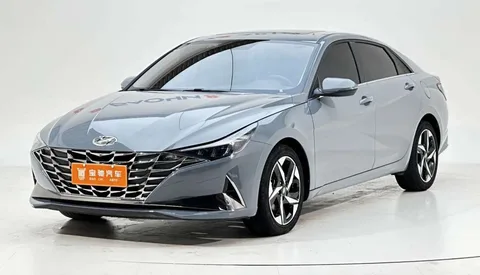 Hyundai Elantra 2023 года