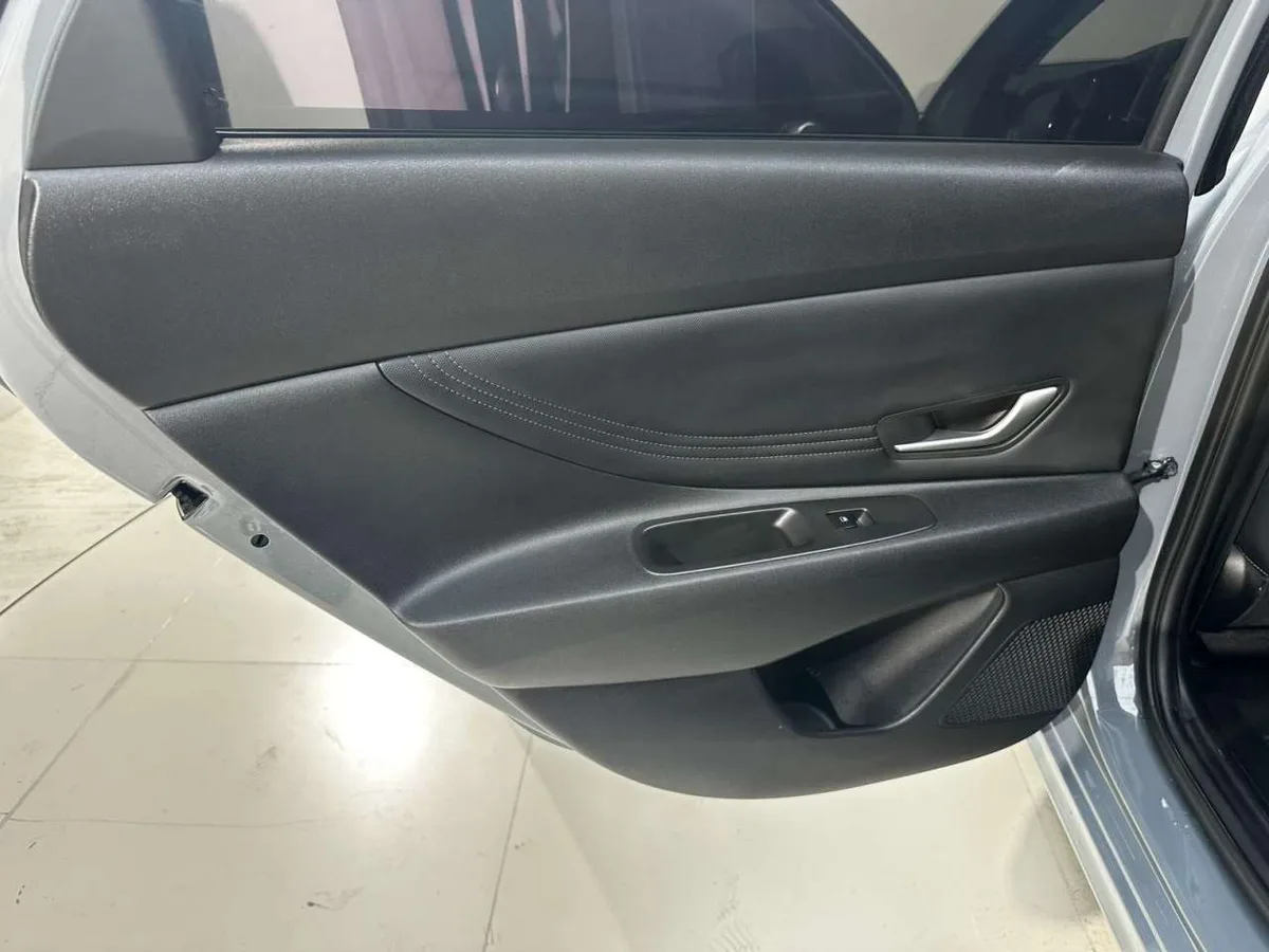 Hyundai Elantra 2023 года, снимок 11
