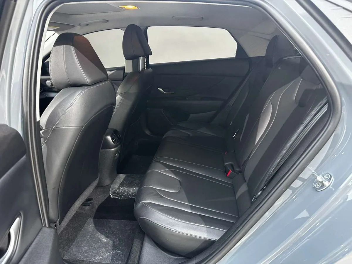 Hyundai Elantra 2023 года, снимок 19