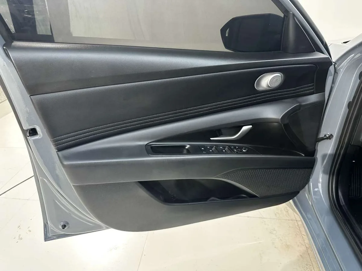 Hyundai Elantra 2023 года, снимок 22