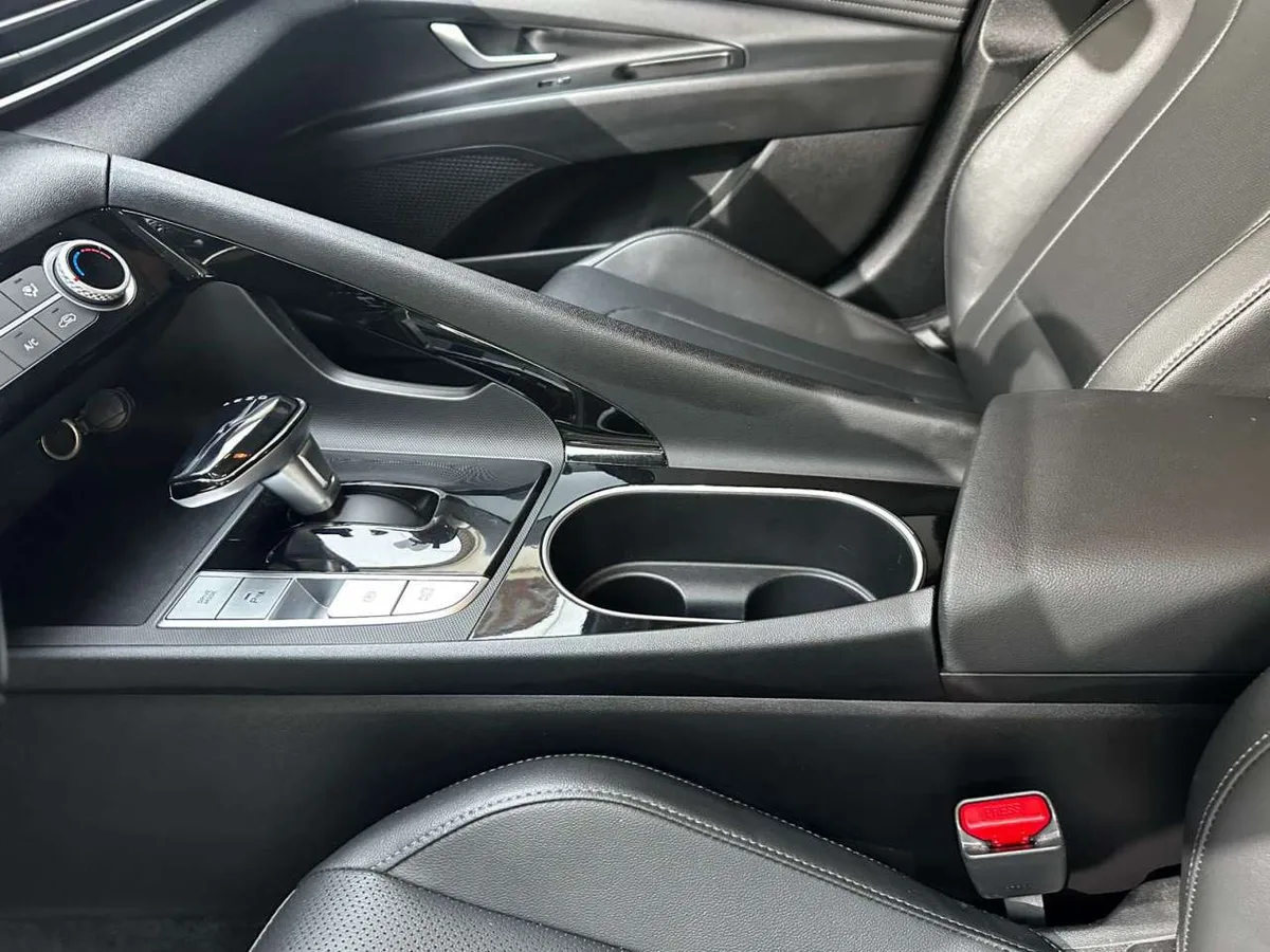 Hyundai Elantra 2023 года, снимок 29