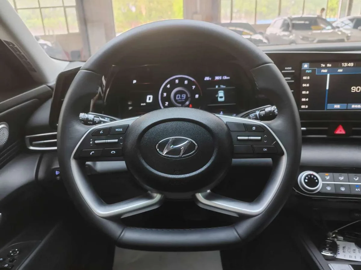 Hyundai Elantra 2023 года, снимок 7