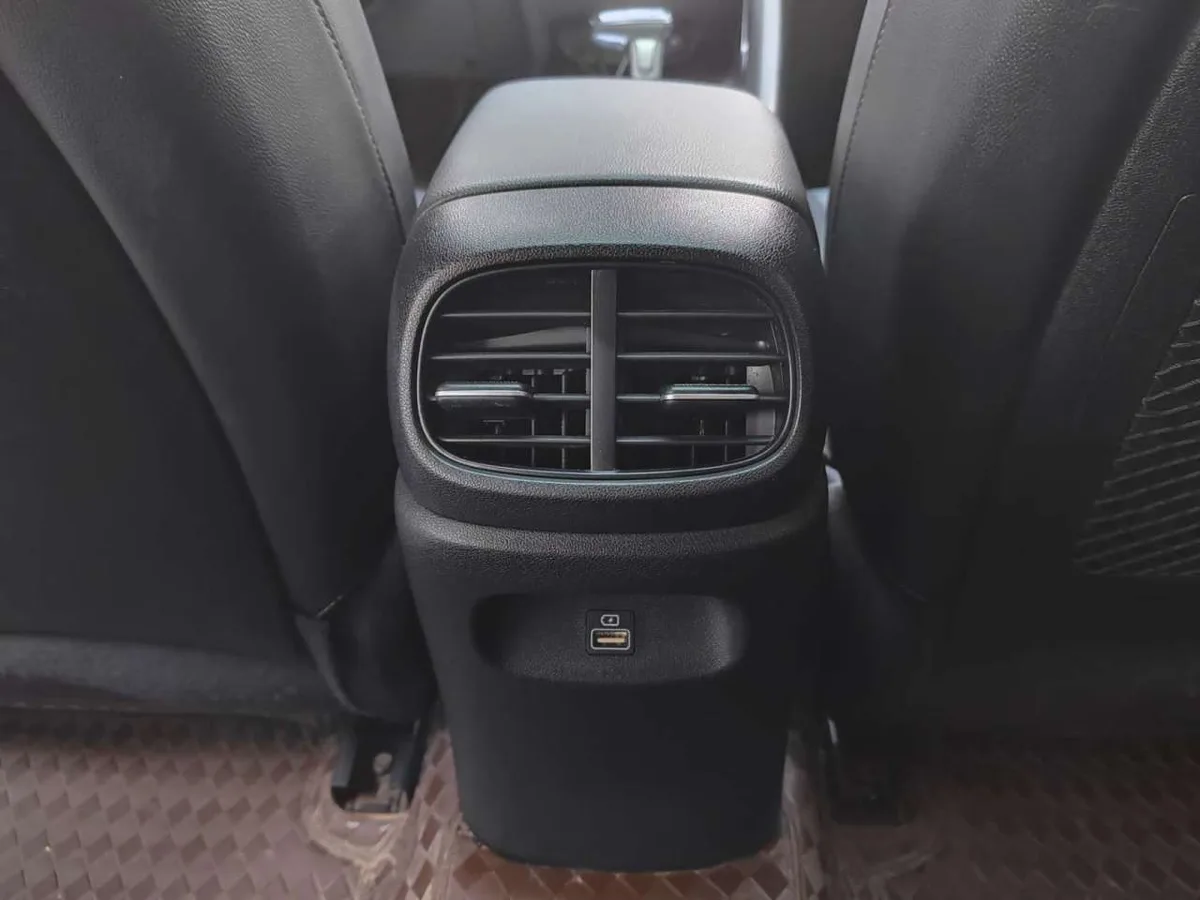 Hyundai Elantra 2023 года, снимок 12