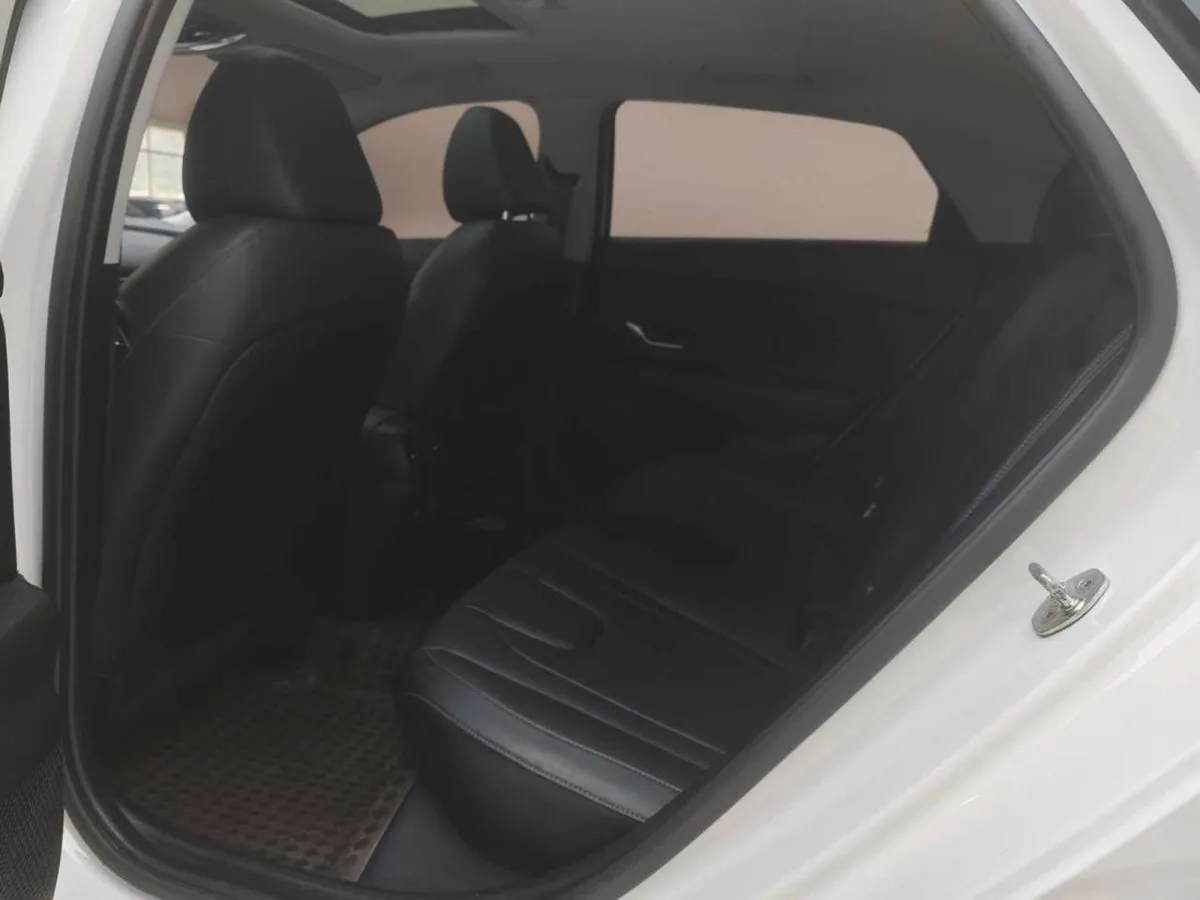 Hyundai Elantra 2023 года, снимок 16
