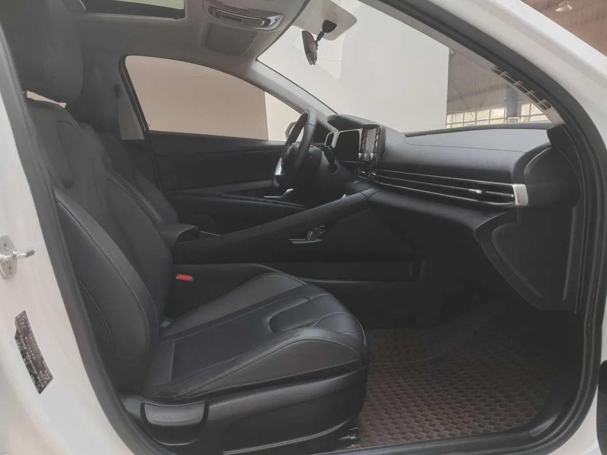 Hyundai Elantra 2023 года, снимок 21