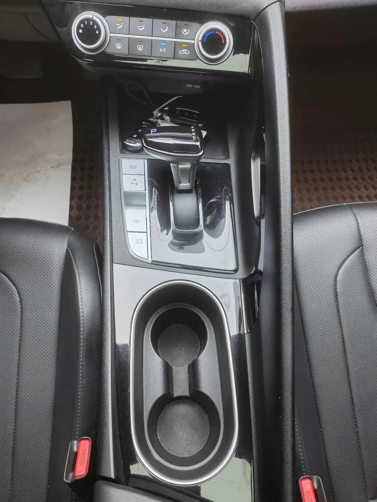 Hyundai Elantra 2023 года, снимок 24