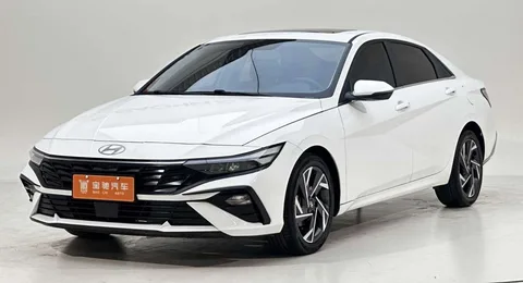 Hyundai Elantra 2023 года