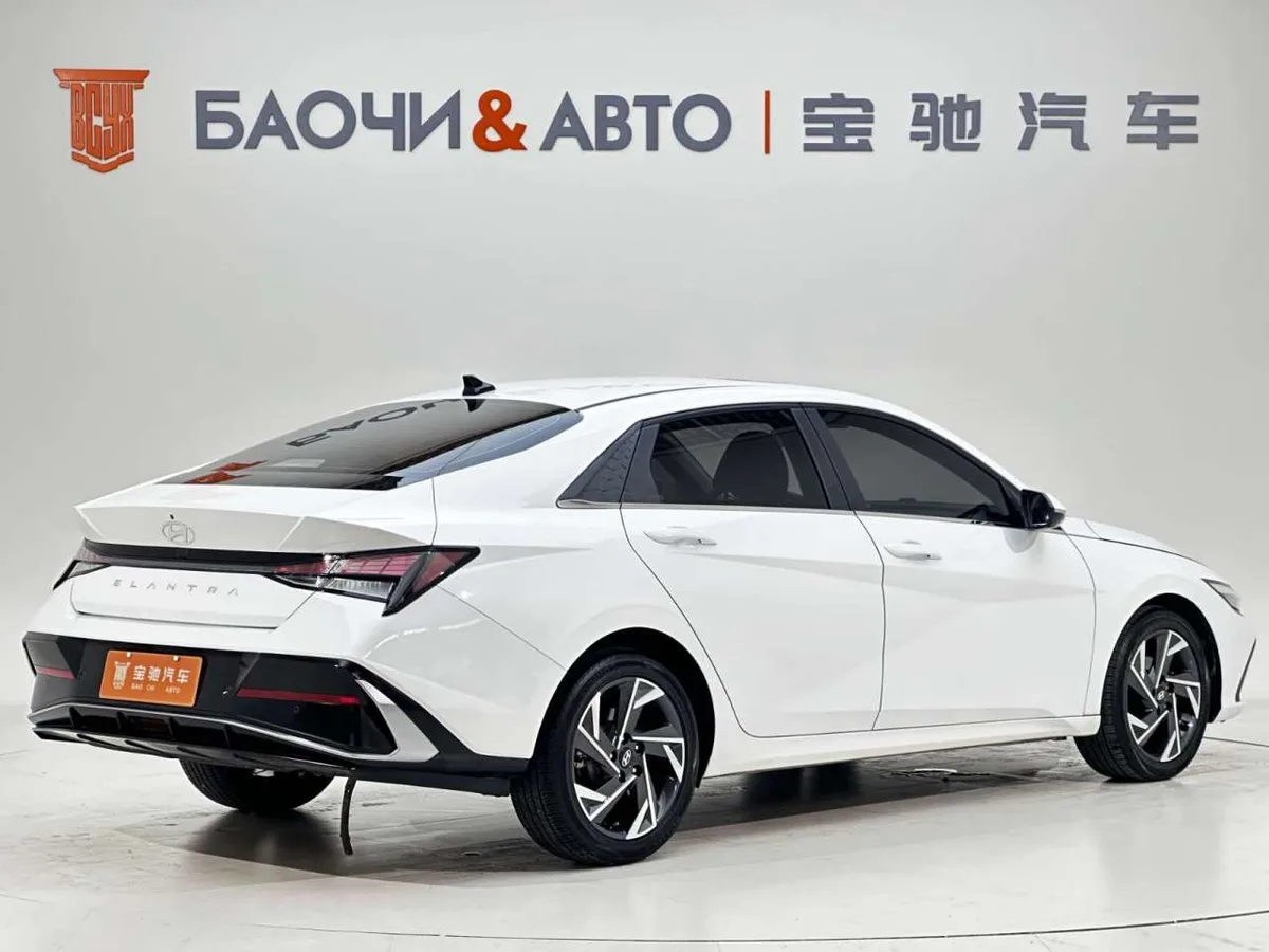 Hyundai Elantra 2023 года, снимок 3