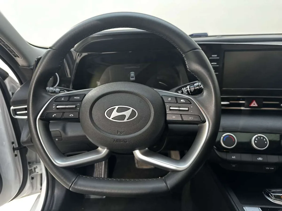 Hyundai Elantra 2023 года, снимок 8