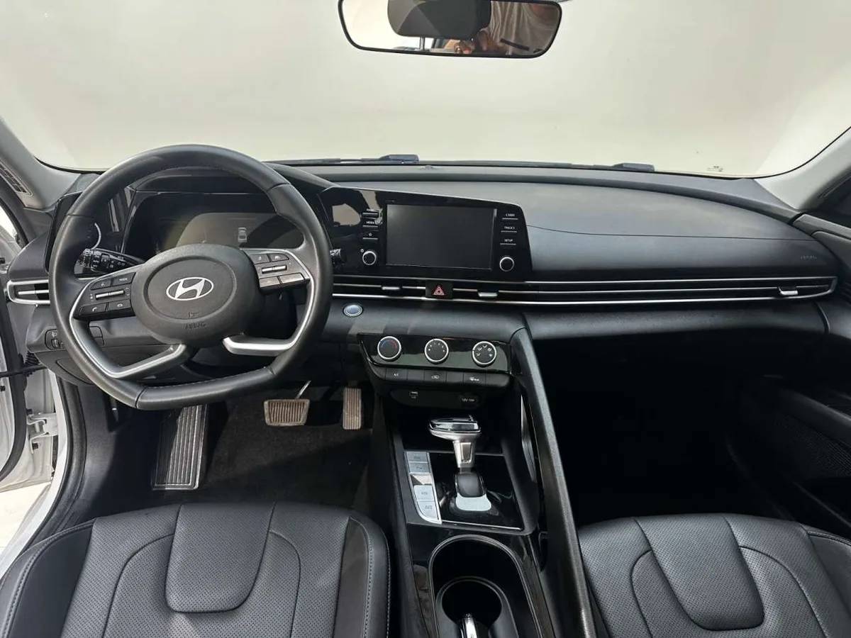 Hyundai Elantra 2023 года, снимок 10