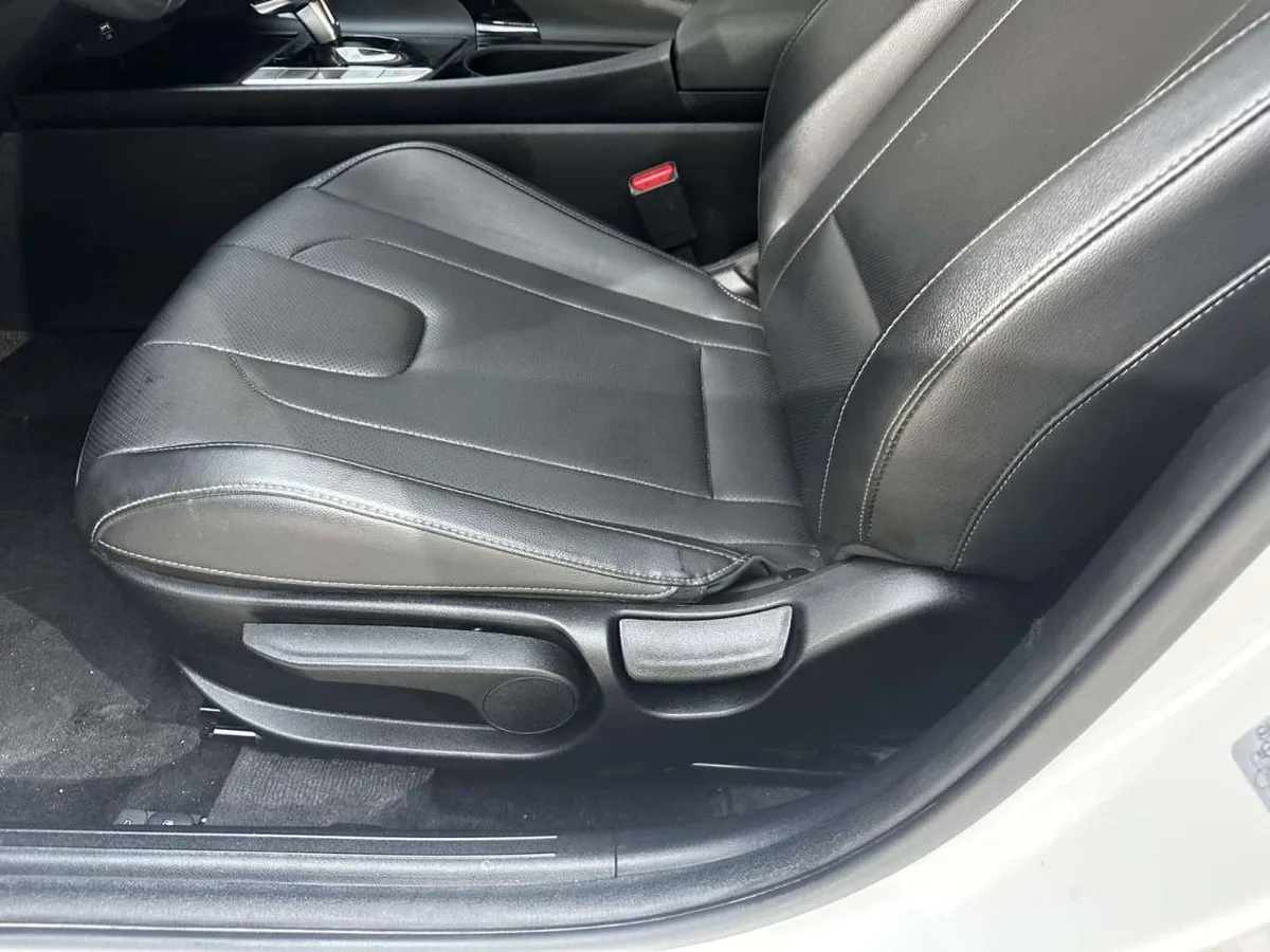 Hyundai Elantra 2023 года, снимок 16