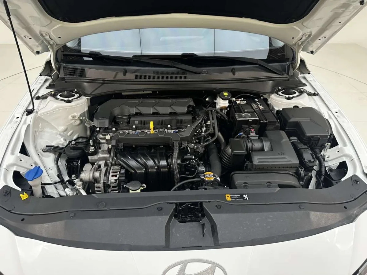 Hyundai Elantra 2023 года, снимок 17