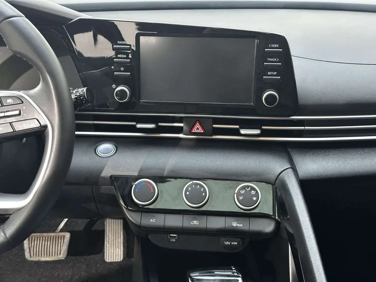 Hyundai Elantra 2023 года, снимок 21