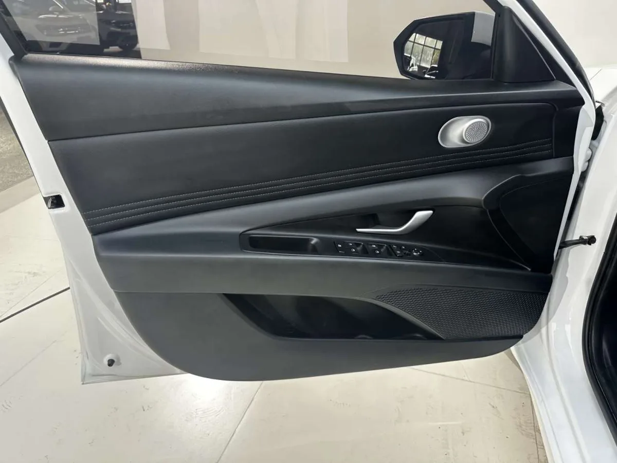 Hyundai Elantra 2023 года, снимок 32