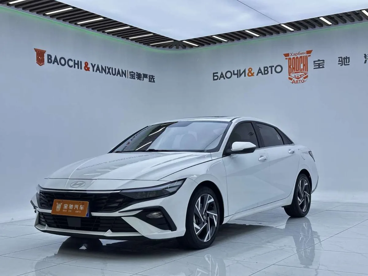 Hyundai Elantra 2023 года