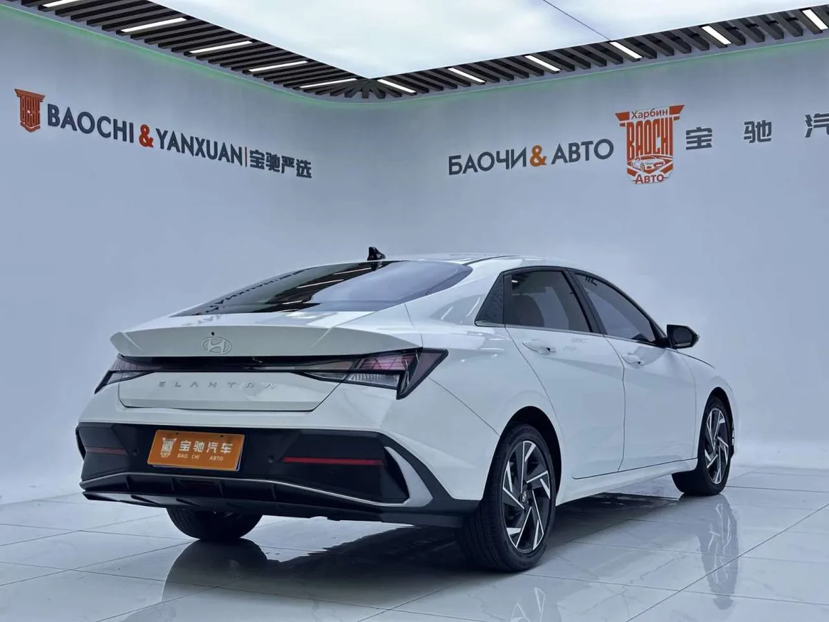 Hyundai Elantra 2023 года, снимок 5