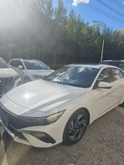 Hyundai Elantra 2023 года