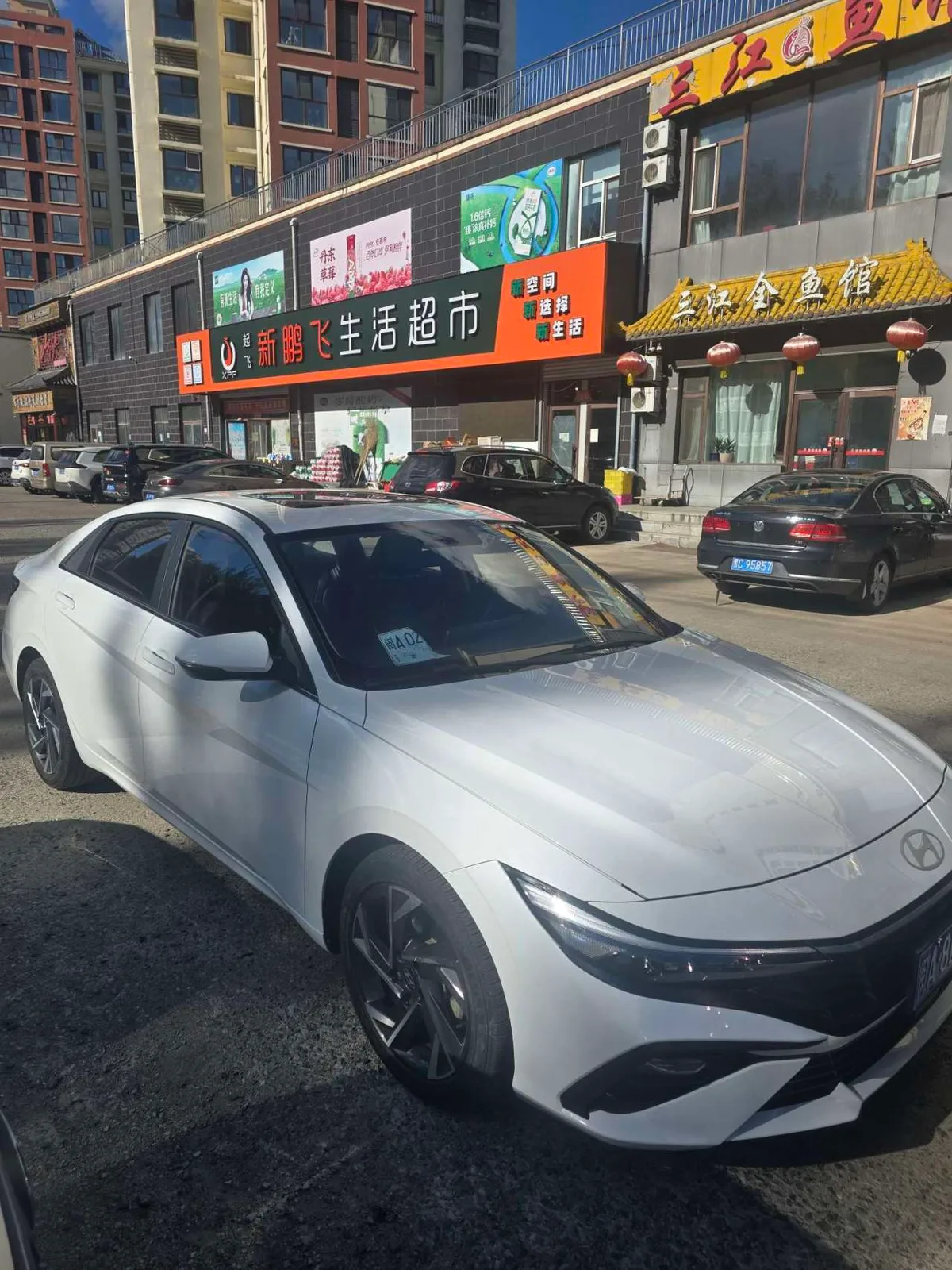 Hyundai Elantra 2023 года, снимок 3