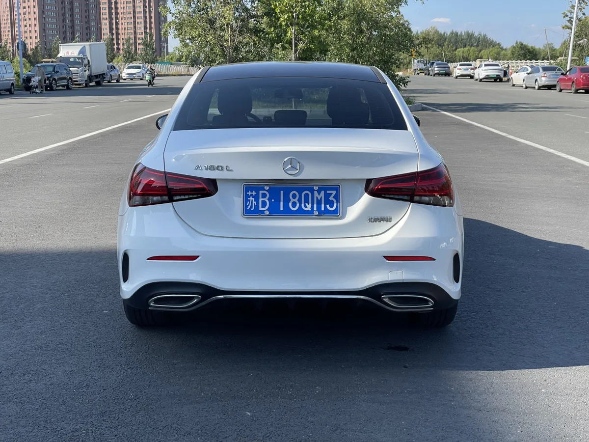 Mercedes-Benz A-класс 2022 года, снимок 14