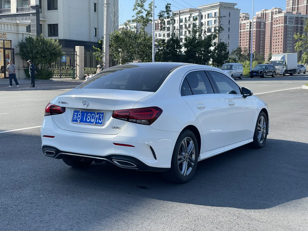 Mercedes-Benz A-класс 2022 года, снимок 15