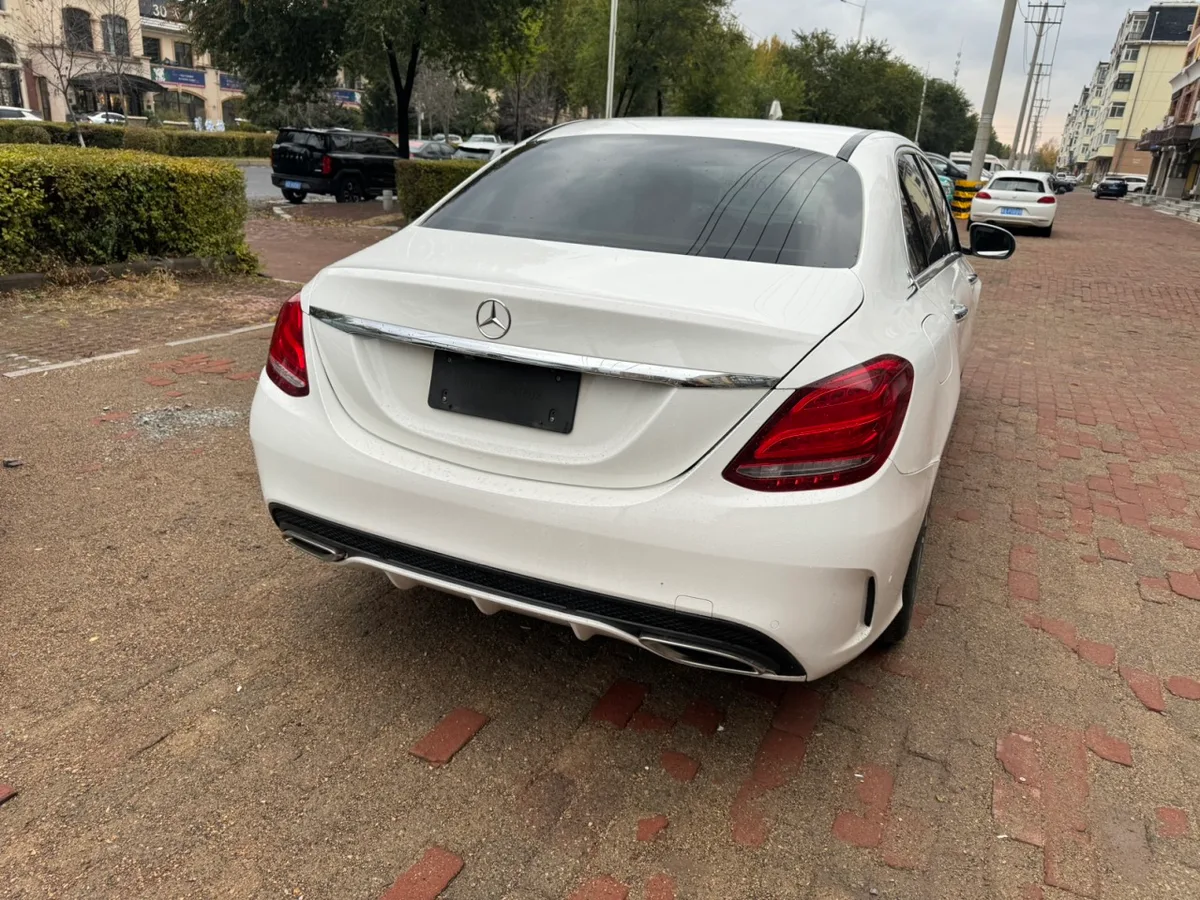 Mercedes-Benz C-класс 2016 года, снимок 2