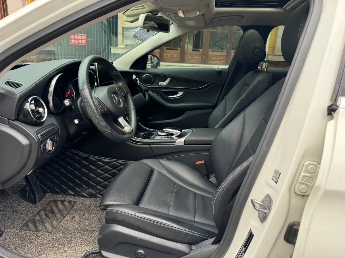 Mercedes-Benz C-класс 2016 года, снимок 4
