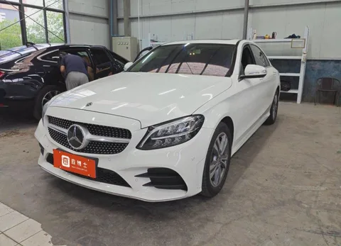 Mercedes-Benz C-класс 2020 года