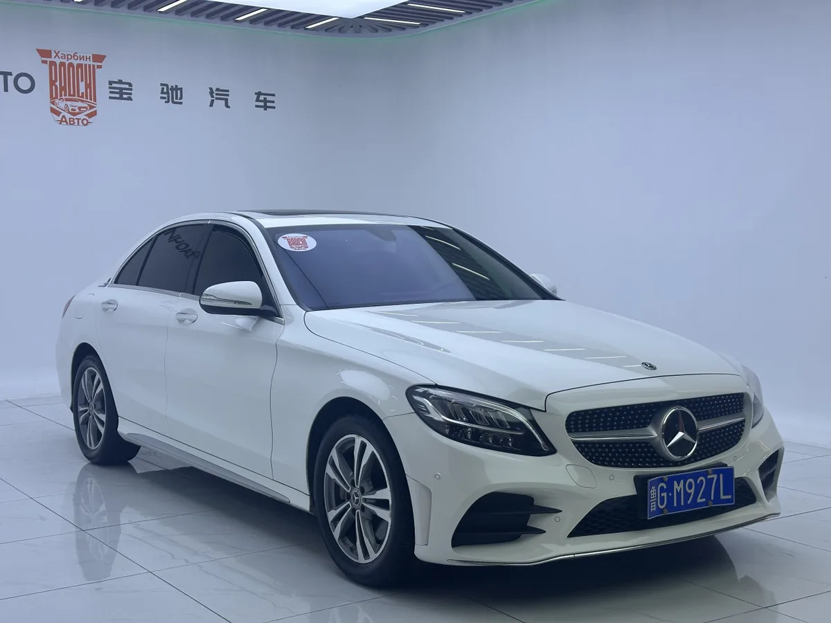 Mercedes-Benz C-класс 2020 года, снимок 2