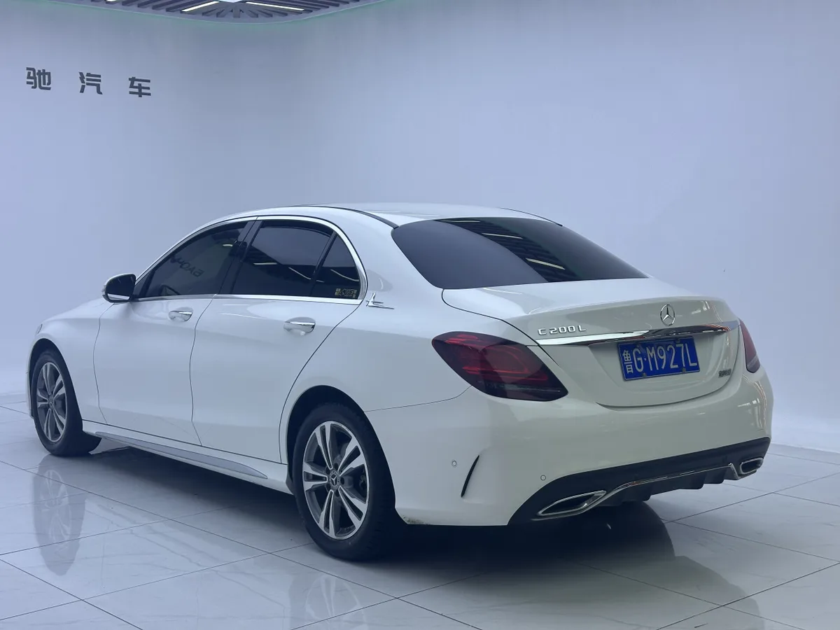 Mercedes-Benz C-класс 2020 года, снимок 4