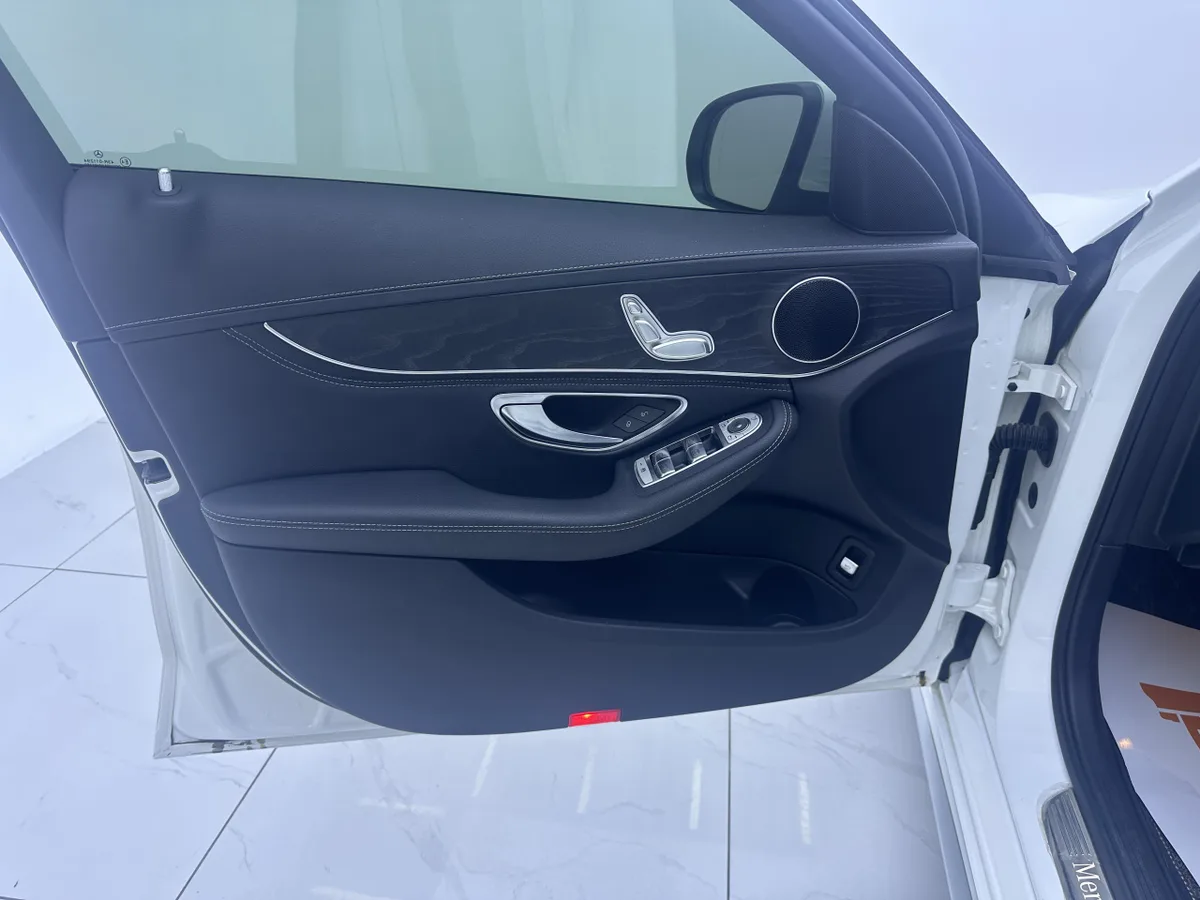 Mercedes-Benz C-класс 2020 года, снимок 10