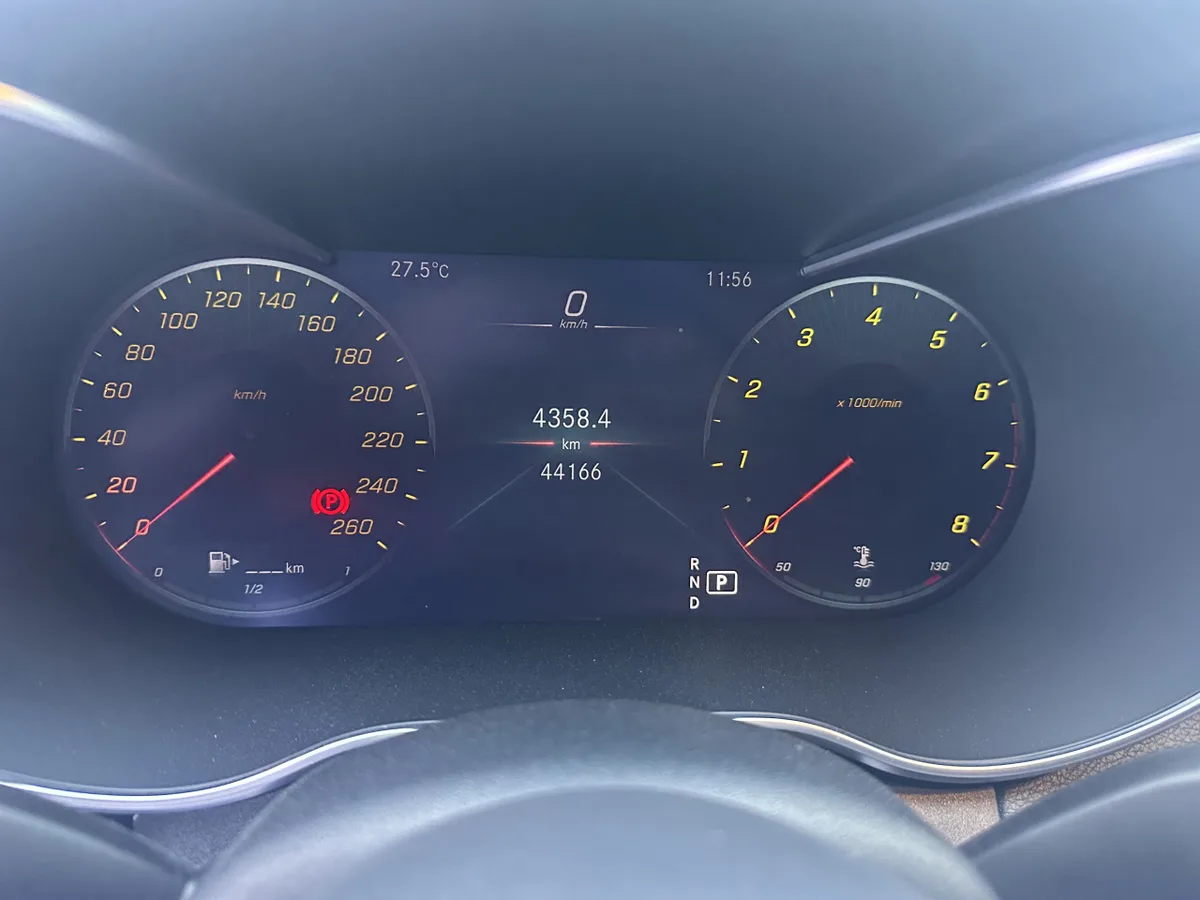 Mercedes-Benz C-класс 2020 года, снимок 11