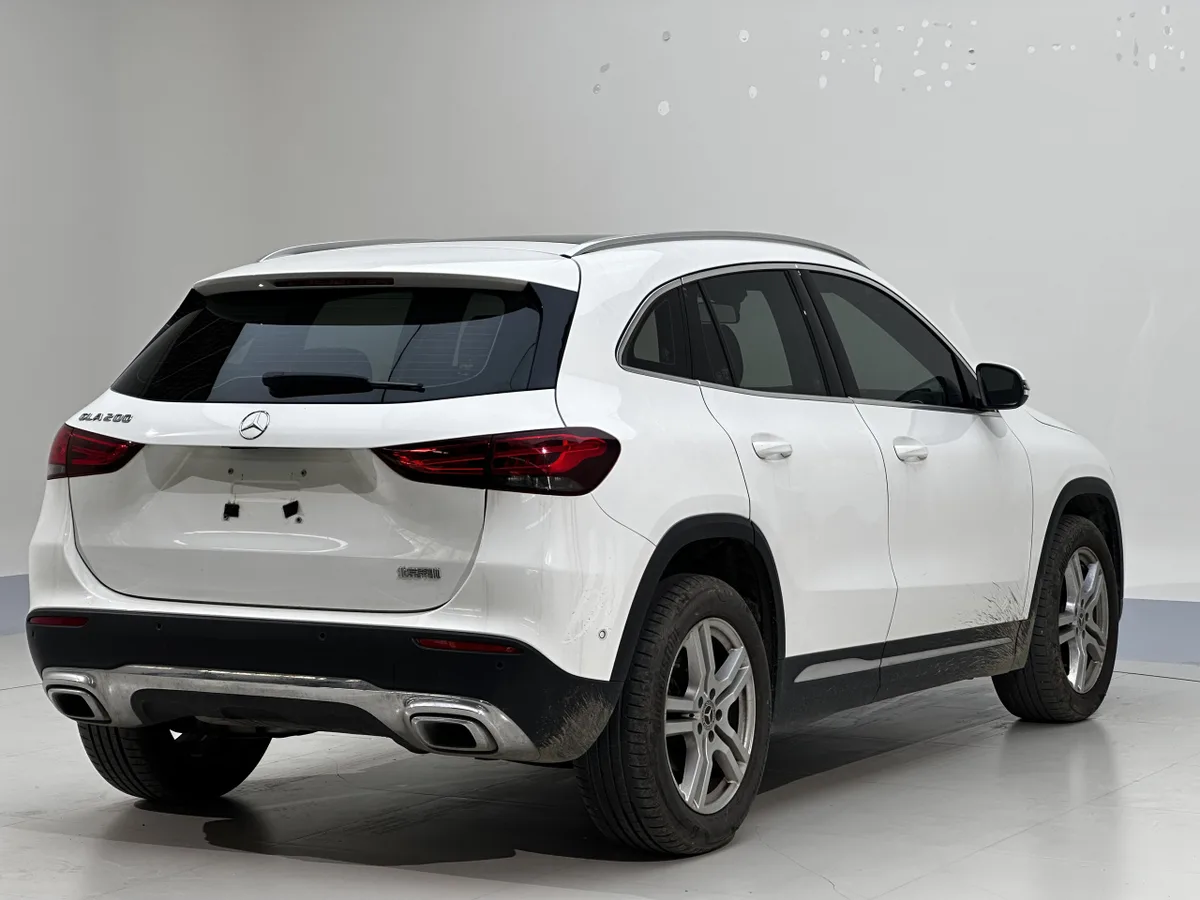 Mercedes-Benz GLA 2021 года, снимок 3