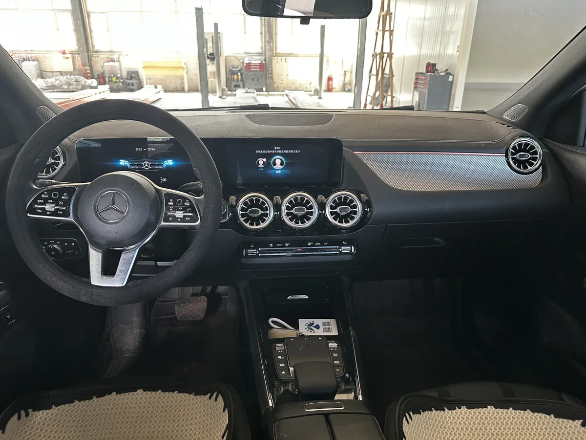 Mercedes-Benz GLA 2021 года, снимок 14